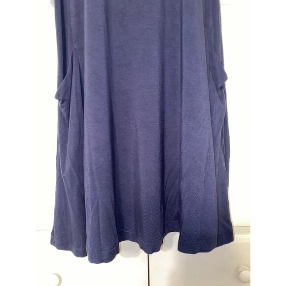 Casual Black Short Sleeve Midi Dress With Pockets - Picture 3 of 4